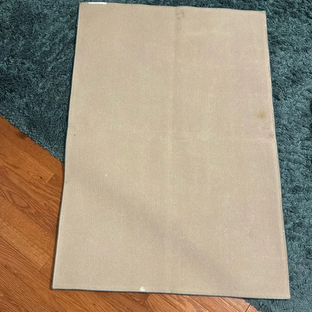 NON-SLIP AREA RUG - Picture 5 of 6